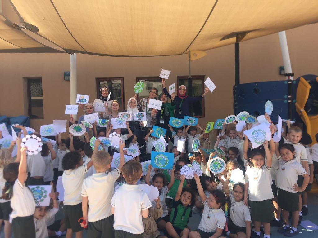 TraceyCroukamp's tweet photo. KG1 students in Arabic A and B preparing for green day tomorrow! #gcsgreenday #BeHappyBeGCS @GCSPYPHOAI https://t.co/duoayaPug9