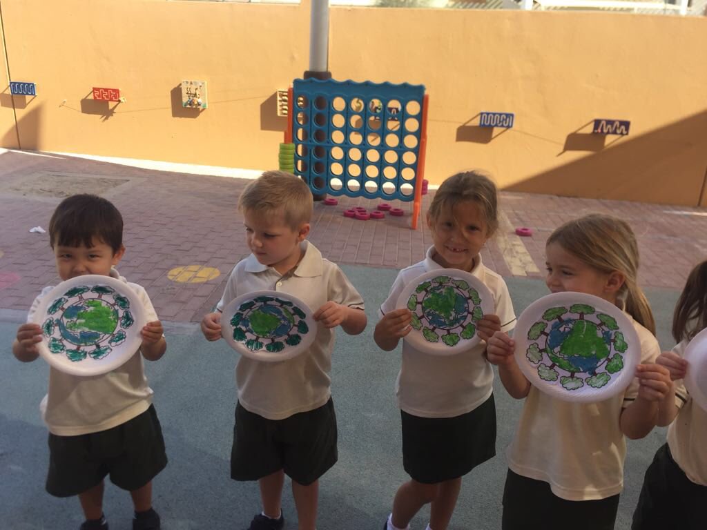 TraceyCroukamp's tweet photo. KG1 students in Arabic A and B preparing for green day tomorrow! #gcsgreenday #BeHappyBeGCS @GCSPYPHOAI https://t.co/duoayaPug9