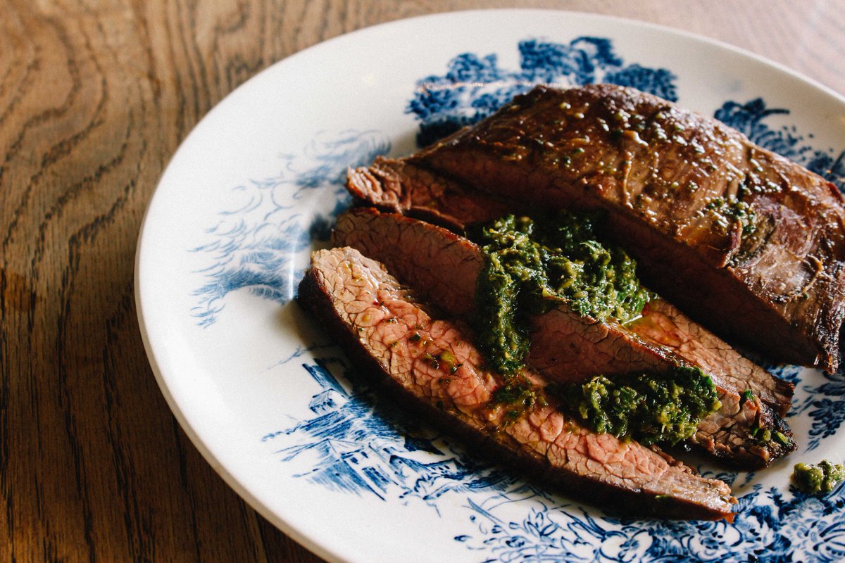 Flank steak is good in tacos. Flank steak is good on rice. Flank steak is good on a sandwich. You know what else flank steak is good for? Steak. Recipe for flank steak and chimichurri: ffmm.co.za/blog/2018/3/14…