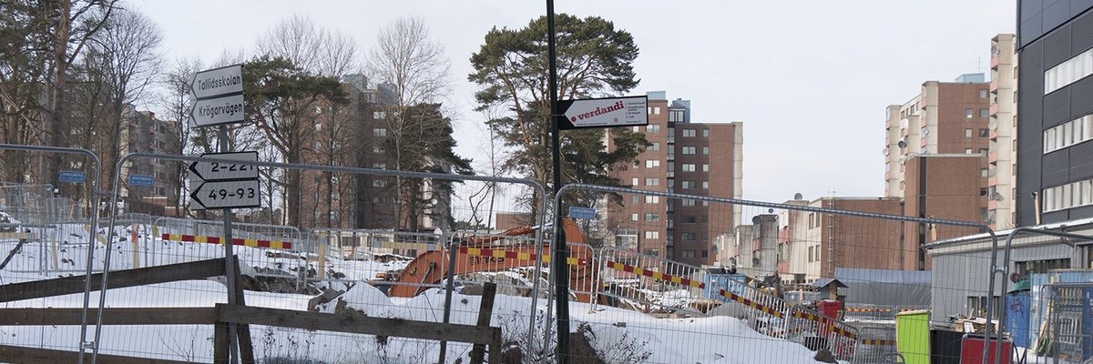Här byggs Botkyrka konsthall i Fittja. Just nu ser det inte så spännande ut, men vi uppdaterar allt eftersom byggnaden tar form! #Botkyrkakonsthall2019