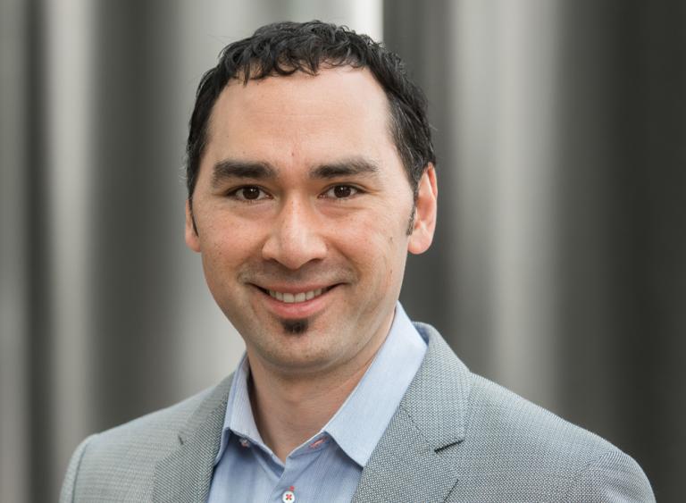 UCLSoM's tweet photo. Colin Fisher has been discussing his latest piece of research, which suggests leaders should offer #deephelp to their team, with @hrmagazine https://t.co/Sh563x9kgz #Leadership #Leaders #Management https://t.co/AB1XSUGU5O