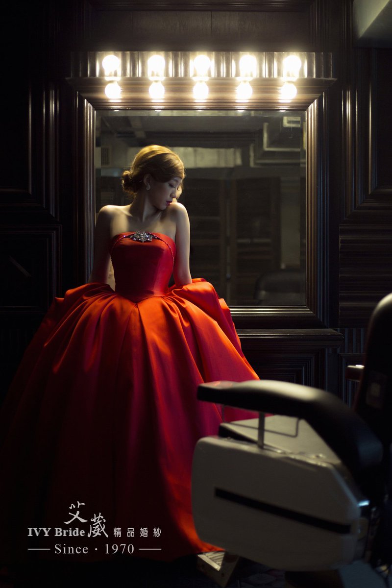 IvyBrideTW's tweet photo. 如時尚雜誌般的風格，
除了浪漫美拍也能很個性。
婚紗照一輩子一次的大事，
艾葳精品婚紗一直用心對待，
讓每對新人都能擁有獨特的故事感婚紗照。
💟 電話預約 ➤ 02 2356 0388
💟 Line@ 預約 ➤ https://t.co/icLfFaicQ2 
✮ 艾葳精品婚紗 | 台北市愛國東路42號 ✮ https://t.co/5J2pwdpBxb