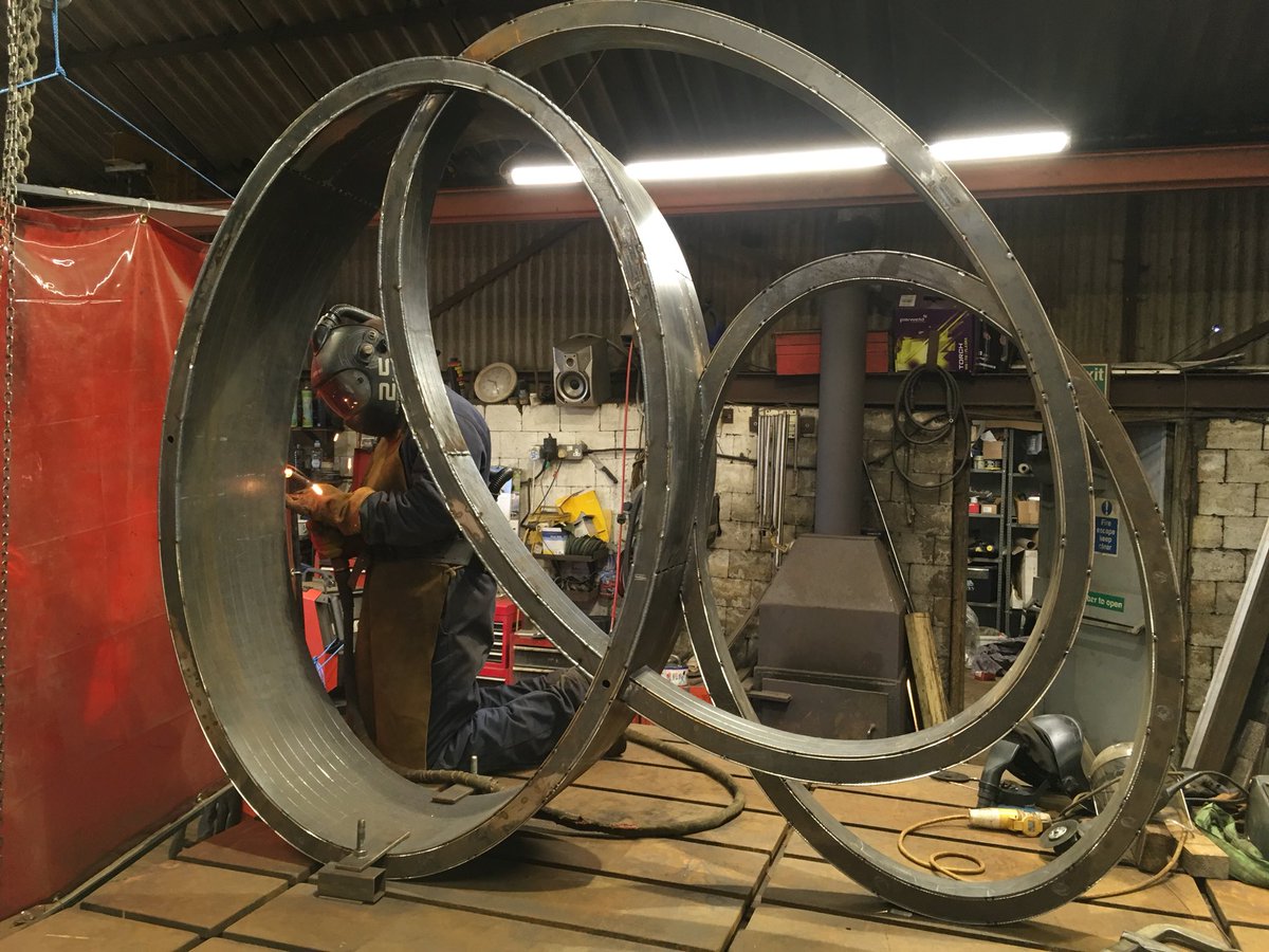 ArtFabs's tweet photo. Rob working away on a new Nigel Hall project, #art  #sculpture #metalSculpture https://t.co/OHokiWkTUu