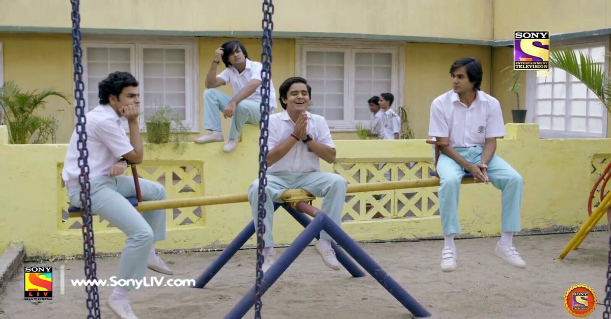 Anji17_'s tweet photo. this is how SaMunDit balance each other's lives. One gone means, all lives will be left unbalanced, incomplete & shattered π
mere 'AUTO RICKSHAW JAISE SaMunDit KA WAJOOD BADALNE WALA HAI' π
#YehUnDinonKiBaatHai https://t.co/HlYXiYgOFC