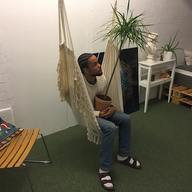 We’ve decided to name our new plant Stephen, in memory of the late Stephen Hawking 💙 #ABriefHistoryOfGrief ift.tt/2Hyu1RT