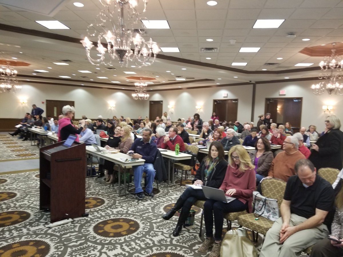 IamMarkSaunders's tweet image. We had a great turnout at a #realtor class I taught yesterday in Raleigh. I would guess there were 300+ brokers who came out to learn about #zipform plus and #docusign. #Realtors