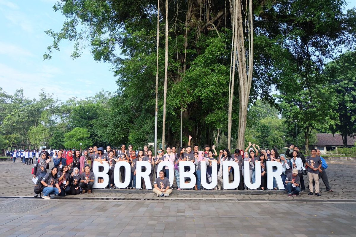daniz_cool's tweet photo. Global network week 2018.
Today : cultural visit
#GNW2018 #GNAM2018 #gnam #advancedmanagement #mmfebui #gnamweek2018 #culturalvisit #culturalvisit2018 #borobudur #borobudurtemple #candiborobudur #yogyakarta #exploreyogyakarta https://t.co/dyJXoXl4x2