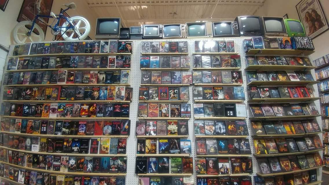 toyrattca's tweet photo. Inside our new #retaillife #moviestore #recordstore #vhs #70sstyle #70skid #grindhouse #seka #kayparker #ronjermey #ericalauren #IdLikeToBringBack #tracyadams #christycanyon #toronto #miltonon #oakville #brampton #mississauga #haltonhills #strangerthings #LastJedi #IDSturns20 https://t.co/N6j67jPLnD