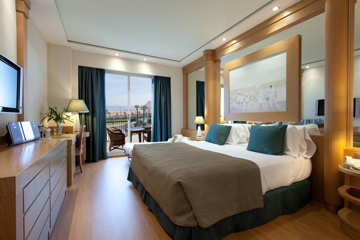 Hoteles Santos tweet media
