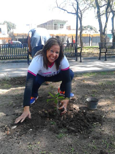 Roraima15's tweet photo. La Vicepresidencia de Mujeres del PSUV, Mov. Ecofeminista de Venezuela @mecofeven , El Instituto Municipal del Ambiente , el colectivo Rafael Urdaneta, Mujeres CLAP, UBCh, concejos comunales remozamos la plaza de Bello Monte, conmemorando el Día Internacional de la Mujer https://t.co/NvibCQTjqd