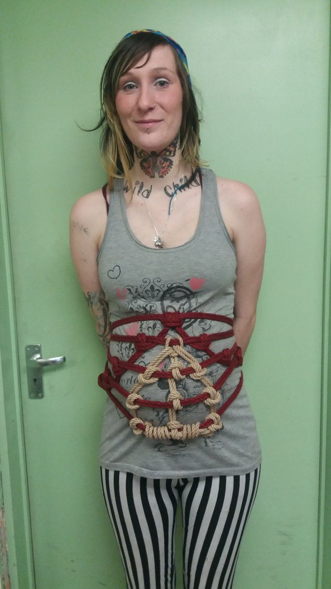 Vixen_Chellb's tweet photo. Lastnights roping. Bunny:Me Rigger:A friend Was her 1st bump shibari &amp; Im honoured to of been her 1st pregnant bunny. Experienced rigger so NO it wasnt tight or restricting. #pregnancyshibari #shibari #prettyropeties #ropebunny #ropecommunity #rigger https://t.co/sbWhCGpDCD