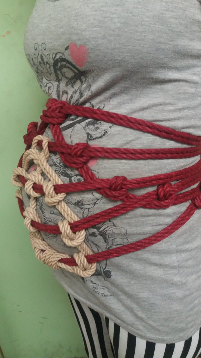 Vixen_Chellb's tweet photo. Lastnights roping. Bunny:Me Rigger:A friend Was her 1st bump shibari &amp; Im honoured to of been her 1st pregnant bunny. Experienced rigger so NO it wasnt tight or restricting. #pregnancyshibari #shibari #prettyropeties #ropebunny #ropecommunity #rigger https://t.co/sbWhCGpDCD