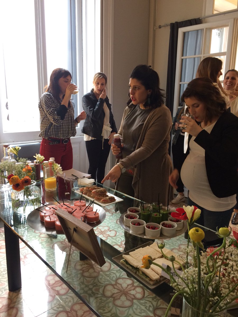 LFChannel's tweet photo. Todos los bloggers invitados desayunando y con ganas de comenzar el taller con @polties y @ordylimpencasa de limpieza ecológica. #polticumple40 #moppyevolution https://t.co/P92oiH4q8Y