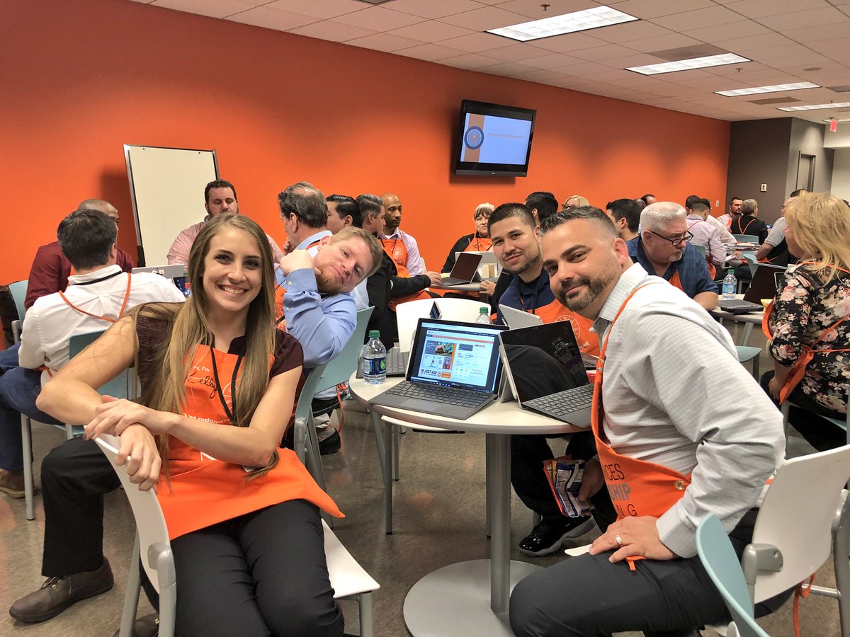 schroeder_met22's tweet photo. Building strong relationships with MET supervisors, supply chain and services! Thank you for bringing us together! https://t.co/AvZ1LZwjqM