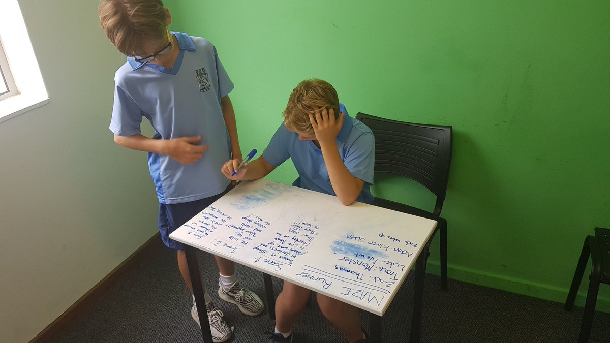 EdtechAnt's tweet photo. Another grade 7 group utilising the #writablesurfaces and #GreenScreen for planning and recording their book adverts! @ParklandsTweet #books #edtech https://t.co/1b6zKQJLGe