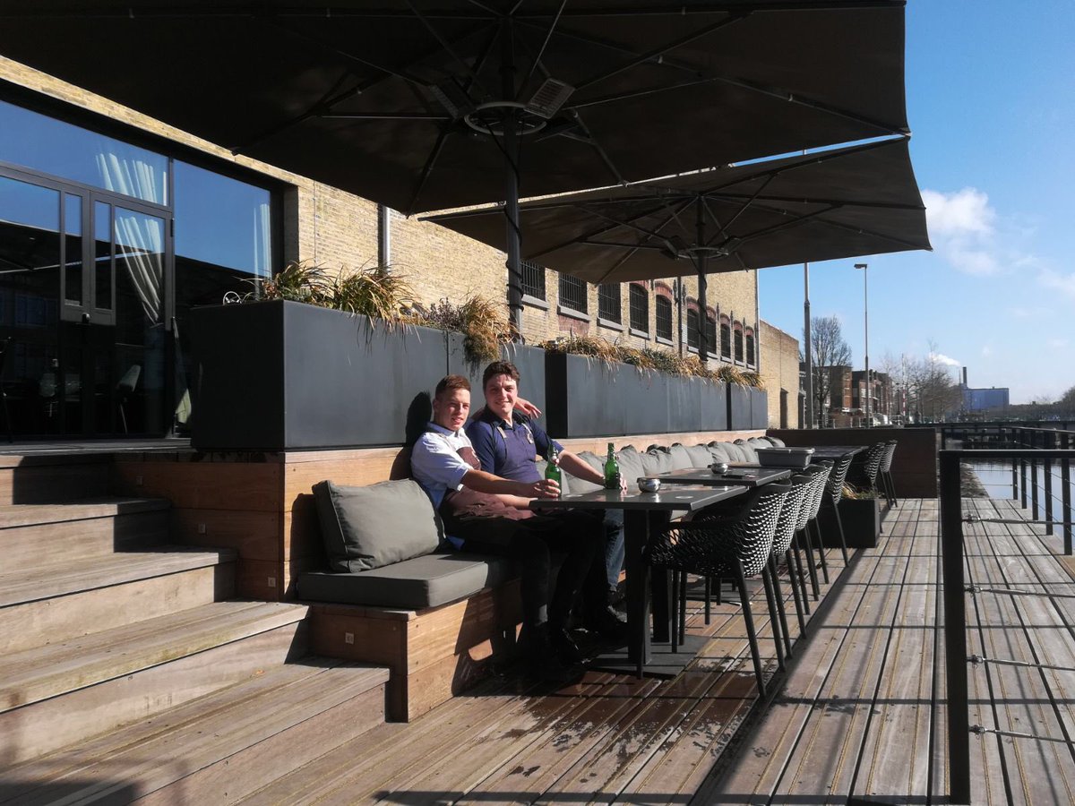 Joehoe wij zijn er klaar voor! #terras #zon #water #blokhuispoort Tot zo 👊🏻