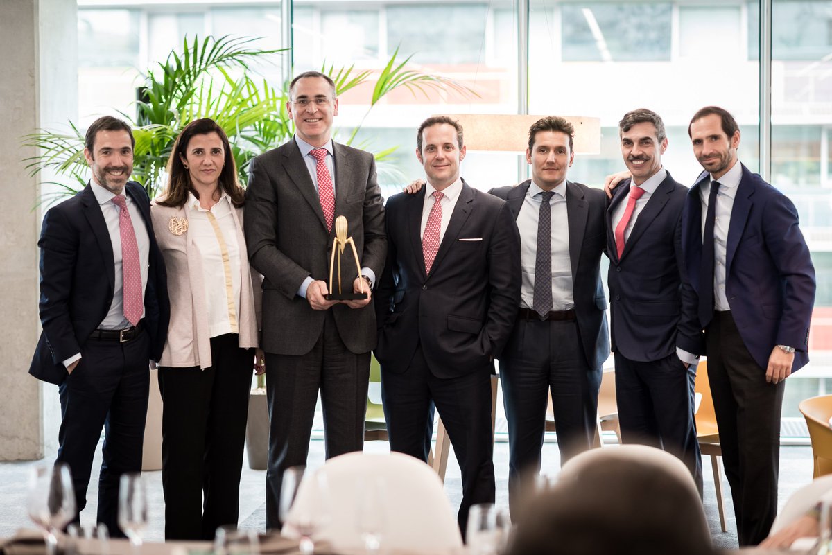 .<a href="/ColonialOficina/">Colonial Oficinas</a>, agradecemos vuestro reconocimiento y continuaremos demostrando el valor de la confianza. #GoldAward2017 #YetAnotherSuccessStory #Starck #Alessi