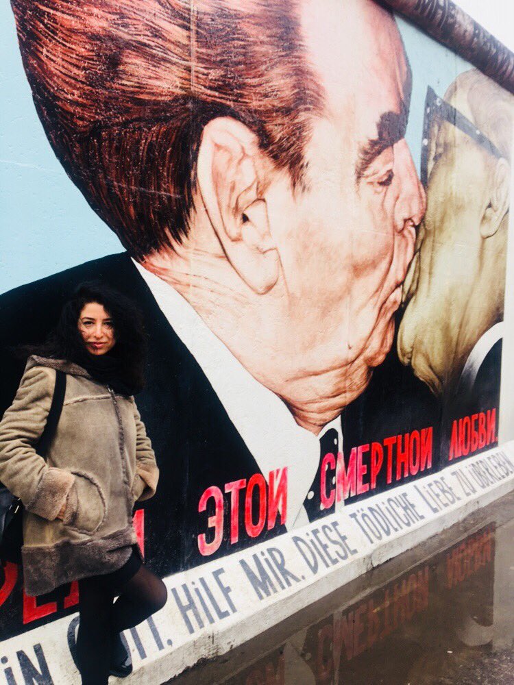 BerfinZenderlio's tweet photo. Bir oyun turnesi daha biter.
Hoşçakal Berlin🎈
İstanbul’a gelmeye korkuyorum😴
##LostinLanguage
#LalûteyaZimanan
#DildeKayboluş
#FringeEnsemble #Kumbaracı50 ortaklığıyla https://t.co/NxB4Pvfl0L