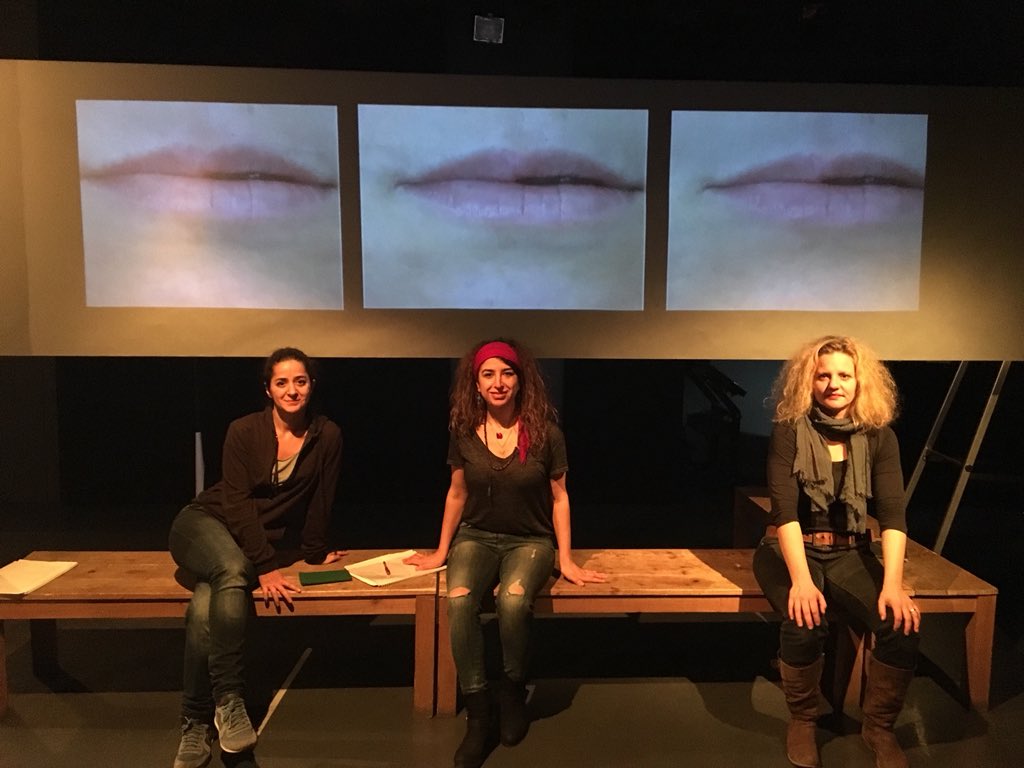 BerfinZenderlio's tweet photo. Bir oyun turnesi daha biter.
Hoşçakal Berlin🎈
İstanbul’a gelmeye korkuyorum😴
##LostinLanguage
#LalûteyaZimanan
#DildeKayboluş
#FringeEnsemble #Kumbaracı50 ortaklığıyla https://t.co/NxB4Pvfl0L