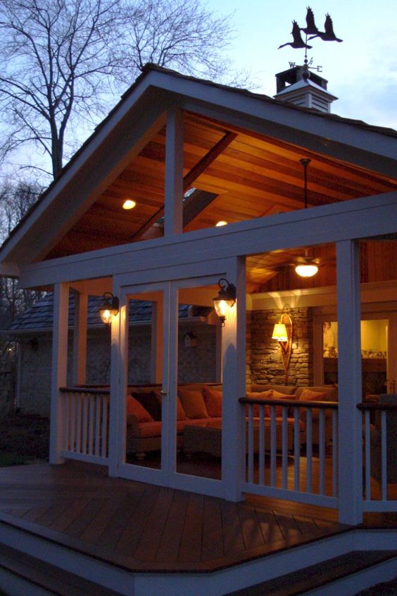 jonescoinc's tweet photo. Now THIS looks like a space to spend the summer in! Screened in porches are ideal for our sometimes buggy sometimes rainy summers! Enjoy the outdoors, without the unpleasantness :) What do you think? https://t.co/jFtUp2EgeG
