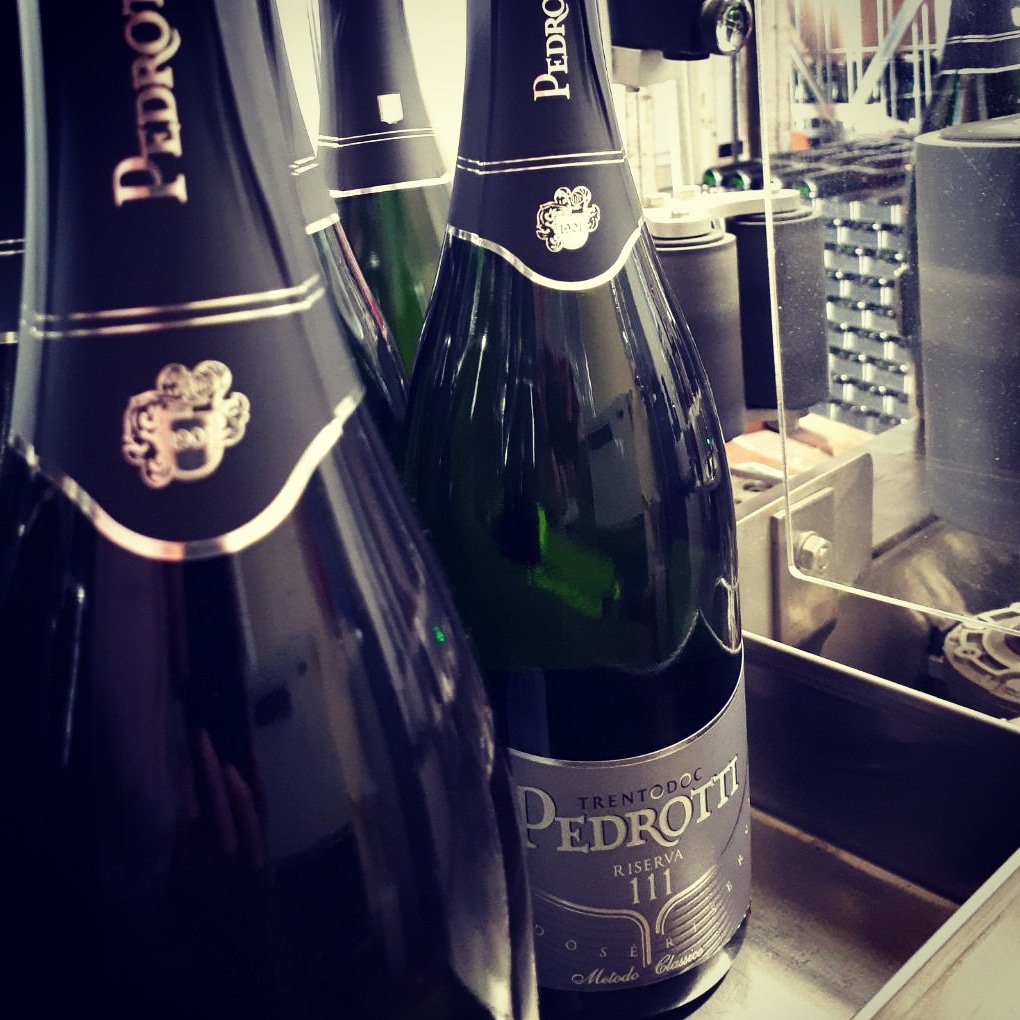 PedrottiWinery's tweet photo. #labelling #riserva111 #pedrotti  @trentodoc #newstyle  getting ready to @VinitalyTasting #vintage 2011 https://t.co/ModRO32zxr