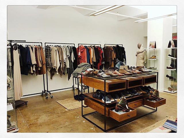 No showroom is complete without shoes and accessories! .

#7thave #showroom #fashion #garmentdistrict #handcraftedshoes #designerfashion #ftlhq #borgiolishoes ift.tt/2FHQISQ