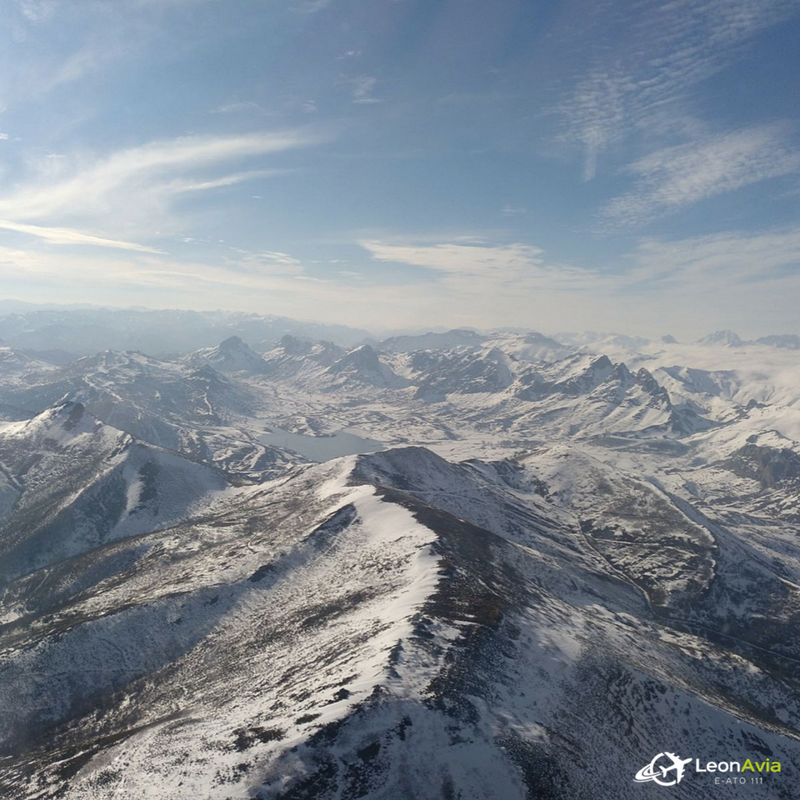 Esquinas_Leon's tweet photo. "@leonaviaATO: Mirar que imágenes más bonitas sacó nuestro piloto David sobrevolando la zona de La Robla y el Embalse de Barrios de Luna.
Y es que, algo bueno nos tenía que dejar este temporal, ¿no crees? ➤https://t.co/XiKeSmEGSx
#Leonavia #Leonesp https://t.co/ABRN9WdxHD"
