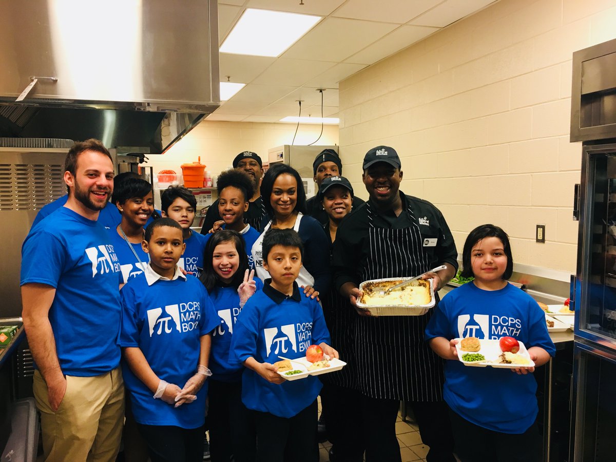 dcck's tweet image. #ICYMI our Healthy School Food team was featured on @nbcwashington this morning w/@MoletteGreen sharing our recipe for Shepherd&apos;s Pie on #PiDay! @dcpublicschools @DCPSEats
