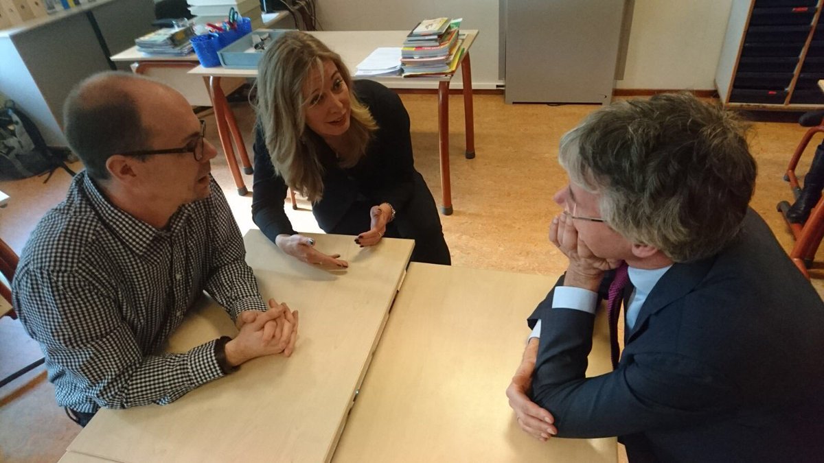PROO_Academie's tweet photo. Vandaag heeft minister Slob, in het kader van de week van de hoogbegaafdheid, onze Nova afdeling op OBS Anne Frank bezocht. Vol trots hebben laten zien wat we in 8 jaar hebben bereikt 😃 https://t.co/oqAGjbU5BQ