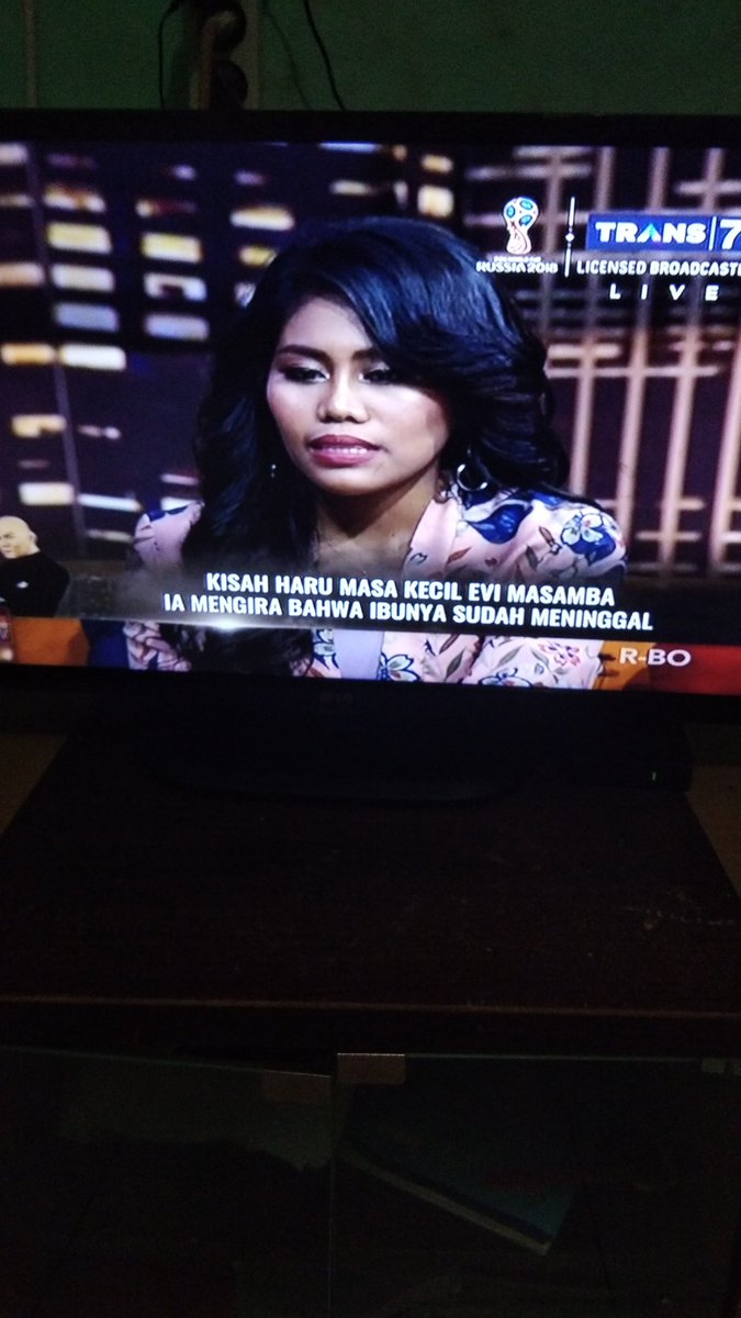 Makin cantiiik aja ni kesayangan
EVI MASAMBA AT HITAM PUTIH