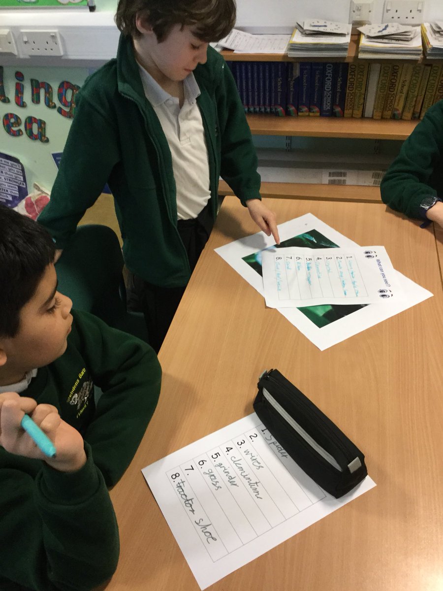 StandensBarnPS's tweet photo. #dlabprojectday3 playing with our senses in Year 5 https://t.co/0Tb6KXFxhj