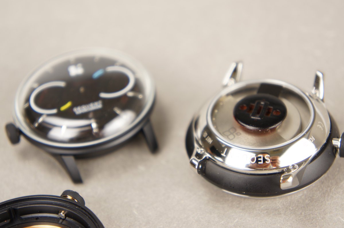 sequentworld's tweet photo. Check out the cases from our new supplier! #smartwatchrevolution #Smartwatch #Smartwatches #cordless #chargerless #Sustainability https://t.co/rdzY59zH7A