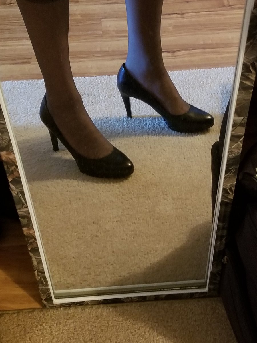 Content from feetnheels84