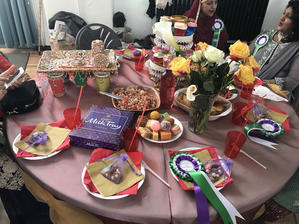 AmnaAbdul1983's tweet photo. Some of the different countries and cultures being celebrated today @MancBMEnetwork event for #IWD2018 . Absolutely stunning decoration and food https://t.co/Kir5F2t8Tr