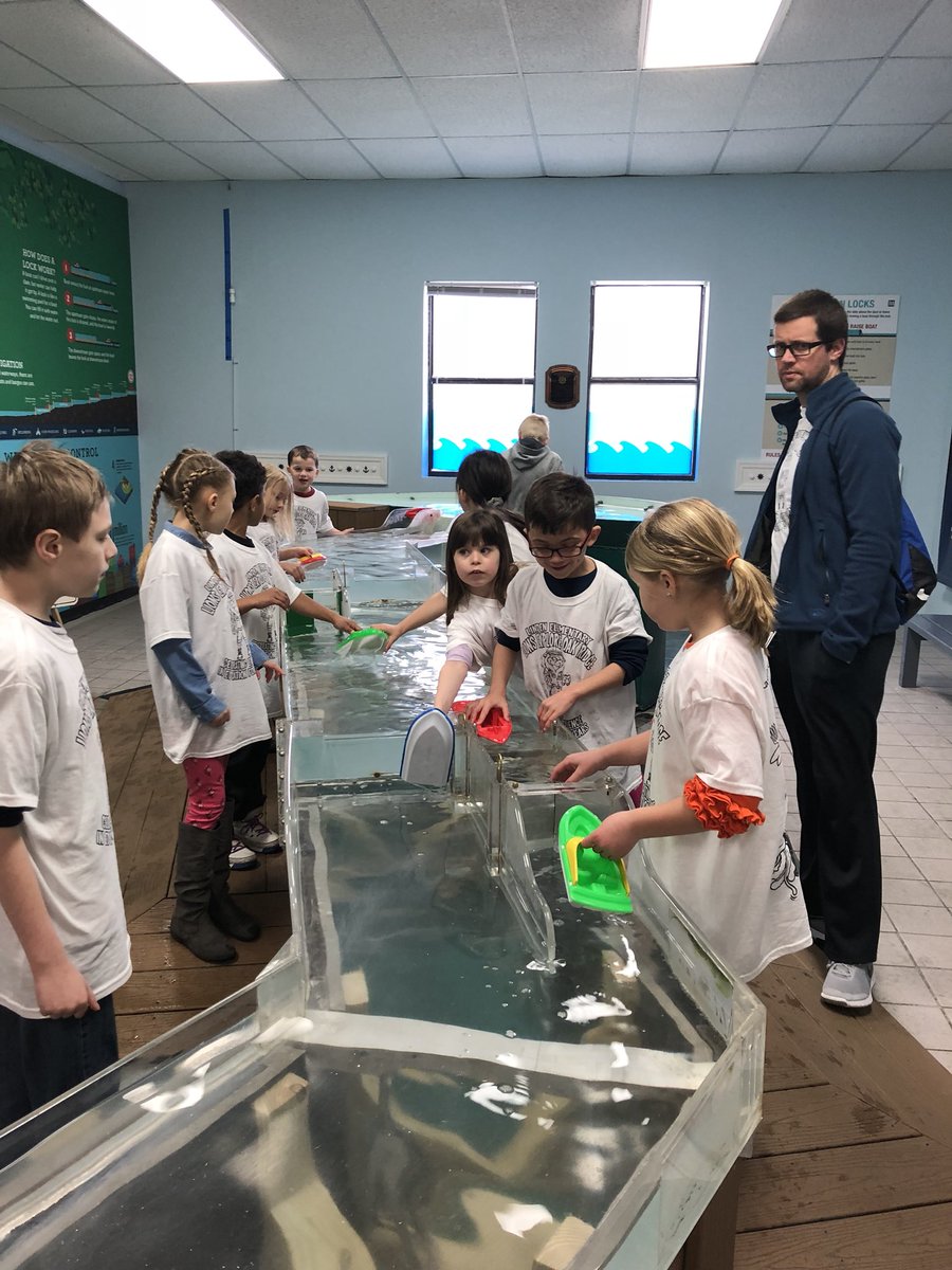 MrCroftsClass's tweet image. Exploring @lindenlion students had fun with @KidsMuseumofOR #LindenRocks #ORSRocks #SpringIntersession