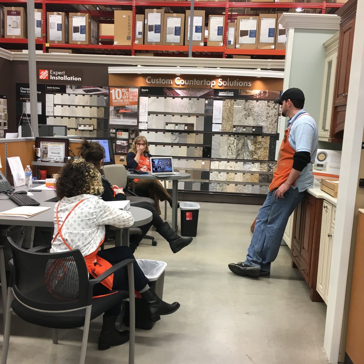 HDI_531's tweet photo. Amanda coming in hot with a Cha Ching drop off at her latest PK!! Build those #RefacingRevolution Relationships!
#HDEHDILeadsWin #KitchenRefacing https://t.co/7F1vlu5bne