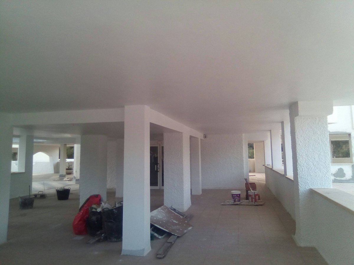 Rehabilitación fachadas complejo en El Saler #valencia #playa. Reparación y mantenimiento zonas comunes complejo residencial #rehabilitacion #reformas #construccion @CAATValencia <a href="/CAFValencia/">CAF Valencia-Castellón</a> <a href="/parexgroup/">Parex Group</a> <a href="/parexgerardsaiz/">Gerardo Saiz</a>