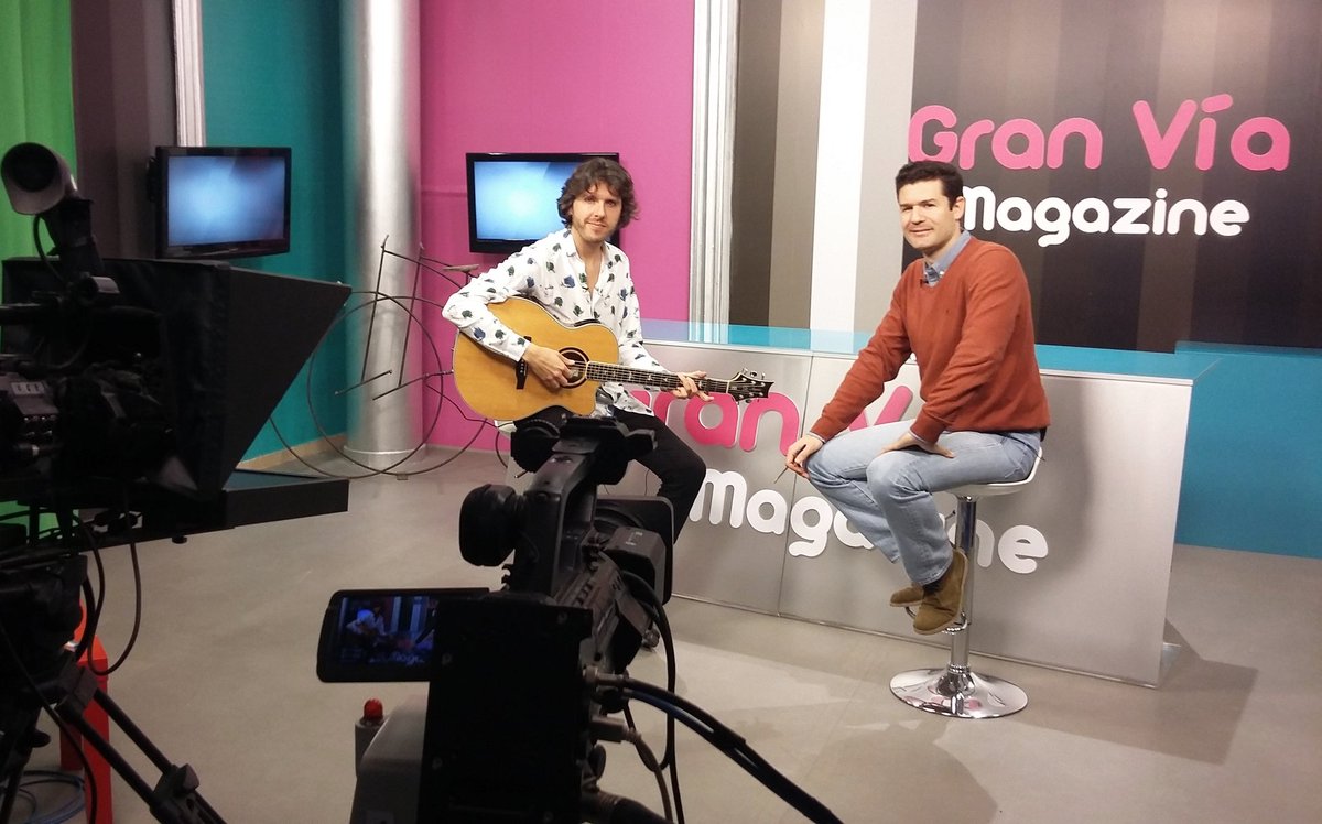 aleriveramusica's tweet photo. Hoy estamos en @Huelvatv en el programa #granviamagazine hablando del #nuevodisco y del concierto-presentación del próximo  #24MARZO https://t.co/9GKSSV9QhS