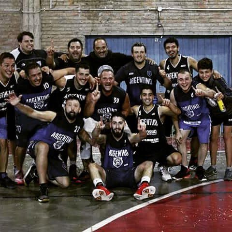 elracha's tweet photo. Equipo Campeon @BuddingMartin https://t.co/0CxmM22yc4