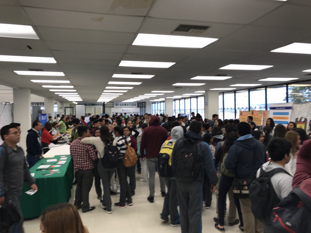 UTRCC's tweet photo. Expo Universidades Coahuila 2018, en representación del Subsecretario de Educación estuvo el Ing. Jamder González, la Prof. Josefina Ayup Avila Directora del Instituto de Becas y Directores  de bachilleratos @HiginioGlzC @PacoOsorio @JamderGlz @becascoahuila @mrikelme https://t.co/pdFuCQMpCH