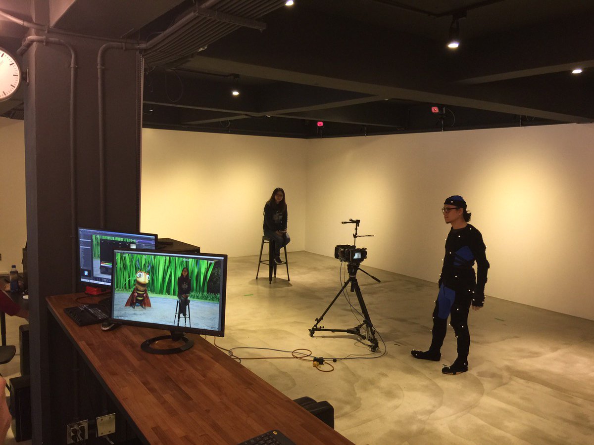 PiSquareUS's tweet photo. Happy #PiDay! In our 1st #MadeWithPiStage sample we showed a clip of Moonshine Animation's #BugsShow. For our 4th sample, see them EVOLVE into LIVE ACTION BUGS! 🦎 This #VirtualStudio does real-time #MoCap #VR - made possible by #PiStage. Free trial at https://t.co/bbqM88RRrX! https://t.co/zlCFyYEfcW