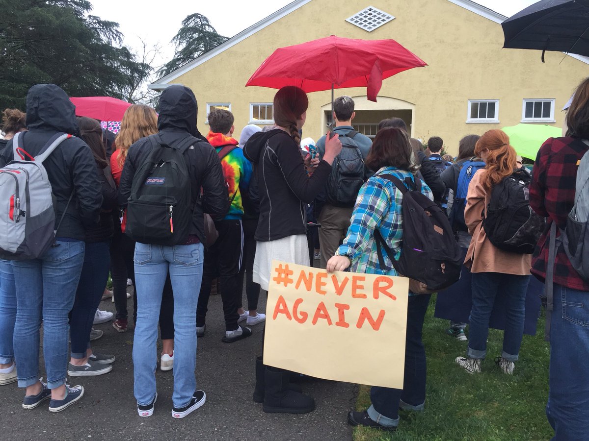 jennyappleton's tweet photo. Right now at Sir Francis Drake High School. #Enough walkout #EnoughIsEnough https://t.co/aFfBtxCDWB