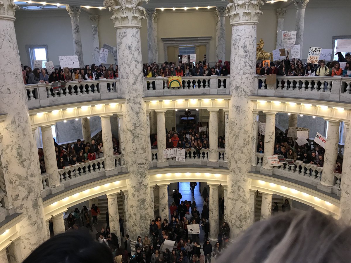 Betsy Z. Russell tweet media