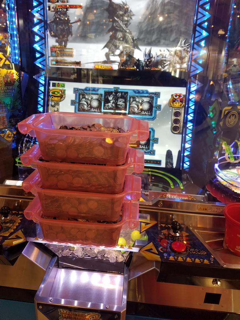 Ruby_TAKO's tweet image. 学校帰りにいつメンとメダルゲームしたら倍になって帰ってきた笑笑