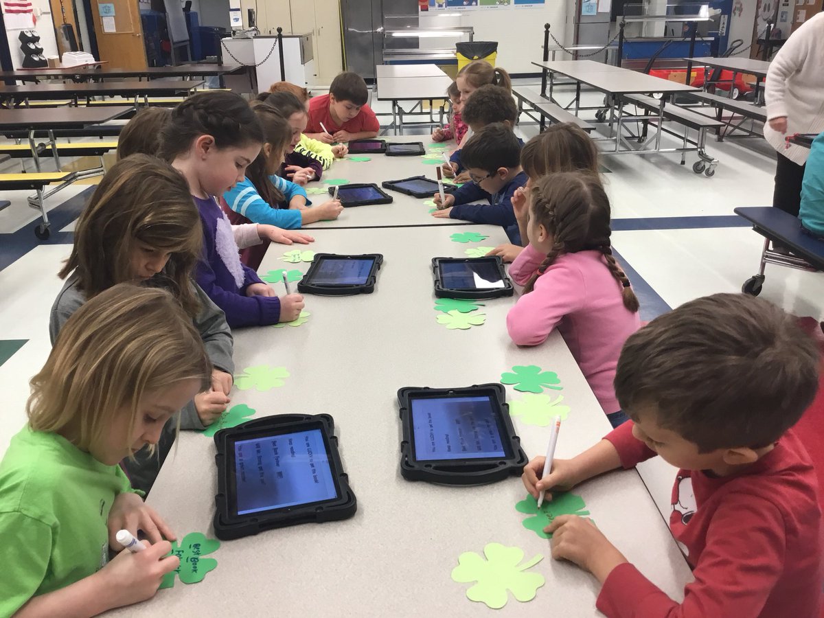 mrsichesco's tweet image. We can’t wait for our friends to find messages in their books!#buddyclass #northinnovates