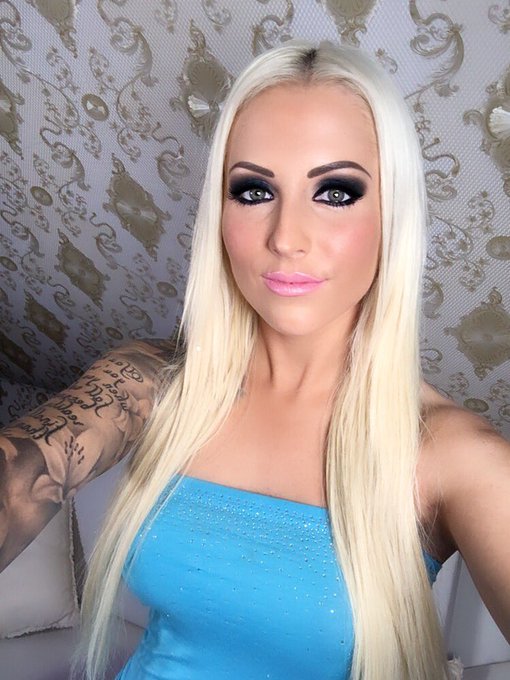 Ich w&uuml;nsche euch einen sch&ouml;nen Tag 😘 https://t.co/ENLHjIUpyw