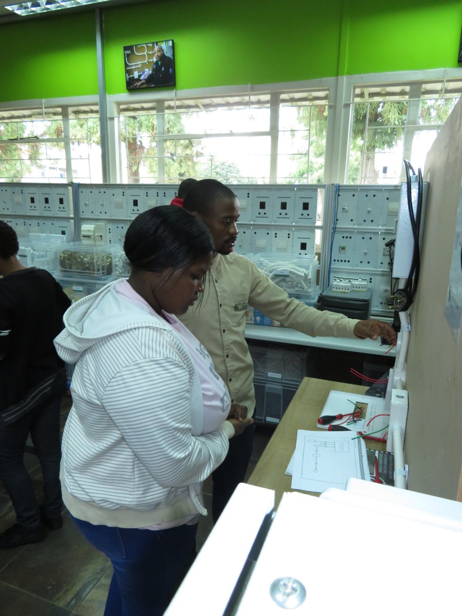 FsasecZA's tweet photo. Busy with their Domestic Installations are our UBUNTU team.
#FSASEC https://t.co/ujOKDFUgHY