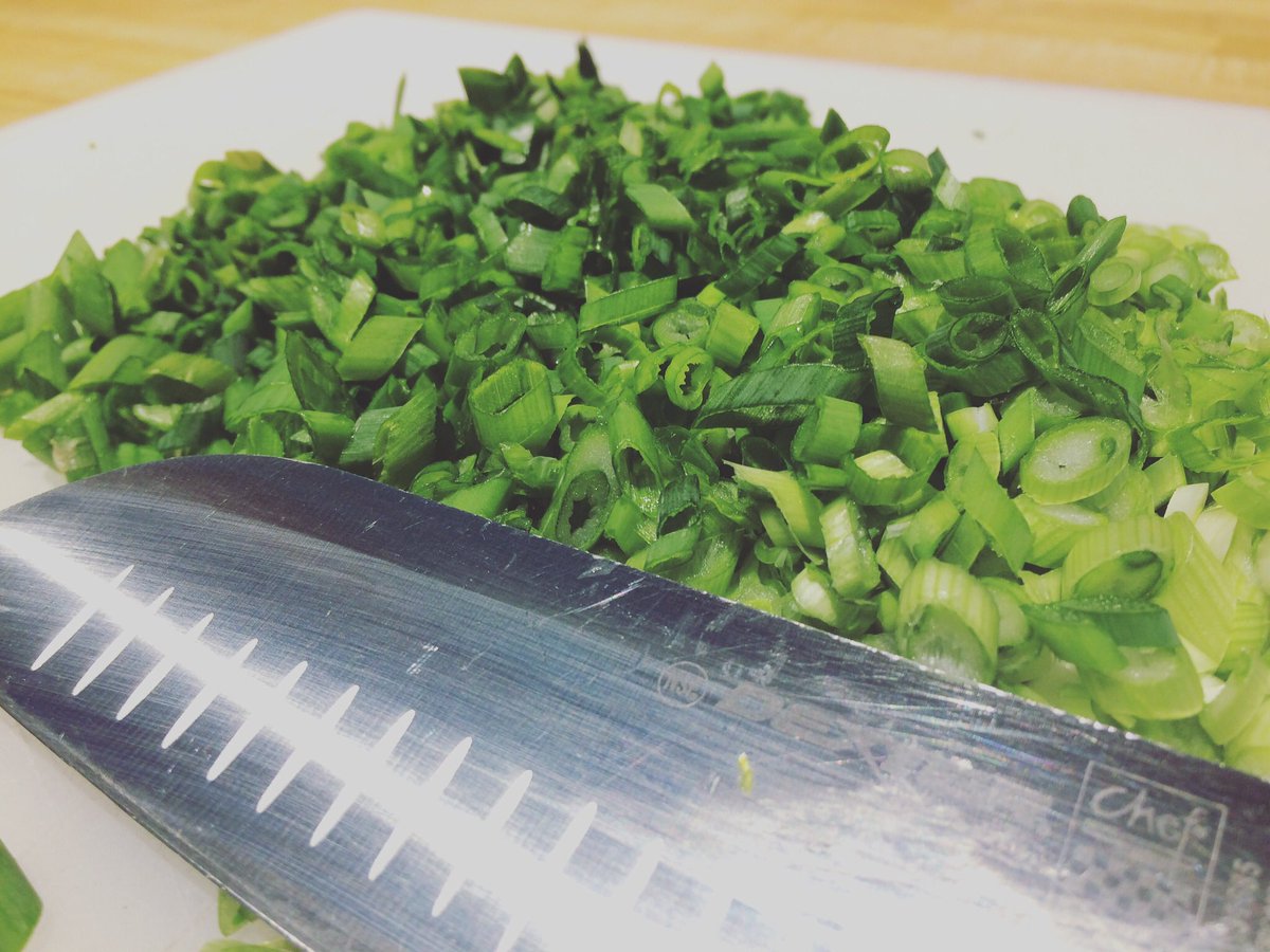 QuestaLasagna's tweet photo. We wish it was this green outside!
#questalasagna #italian #restaurant #chef #foodlovers #scalions #knife #foodphotography #foodporn #mtmorrisny #eatlocal #585 #eatinlivingston https://t.co/fT6E82SBdl