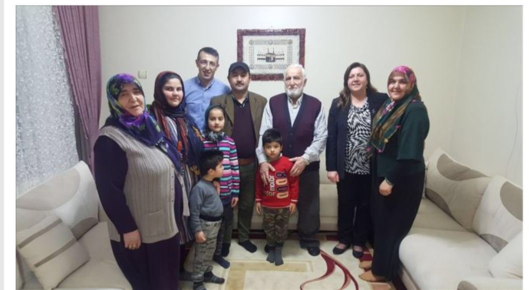 Vali Zübeyir Kemelek Okulu Kadı Burhaneddin Öğrenci Meclisleri tarafından başlatılan “Hoşgeldin misafirim” projesi kapsamında okul velisi olan aileler misafir aileleri ağırlamaya başladı.