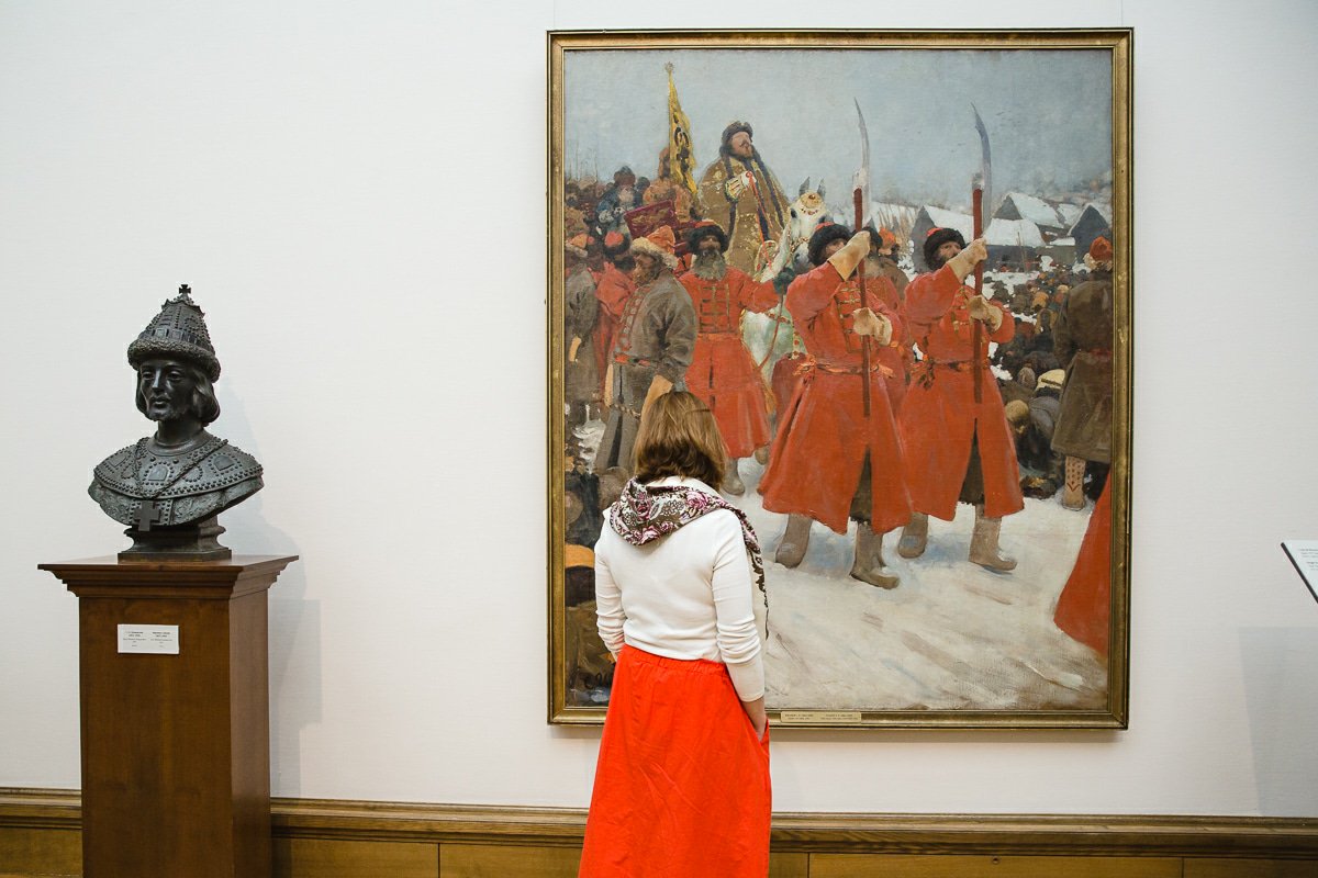 #фотодня

Посетители выставки "Картины русской истории" в Третьяковской галерее в Лаврушинском переулке.

Выставка открыта до 22 июля. 

Спонсор выставки: Группа компаний «СНС».